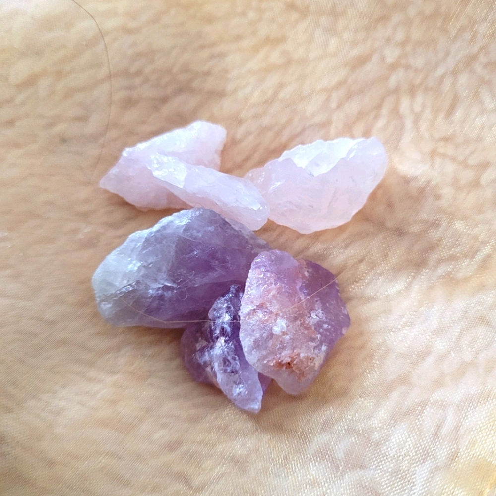 Small bag of crystals 🔮FREE SHIPPING TODAY ONLY - Picture 3 of 4